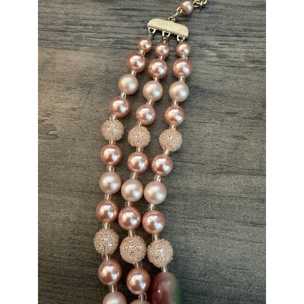 Vintage Triple Strand Beaded necklace #670 signed Japan pink green gold tone - Picture 4 of 11